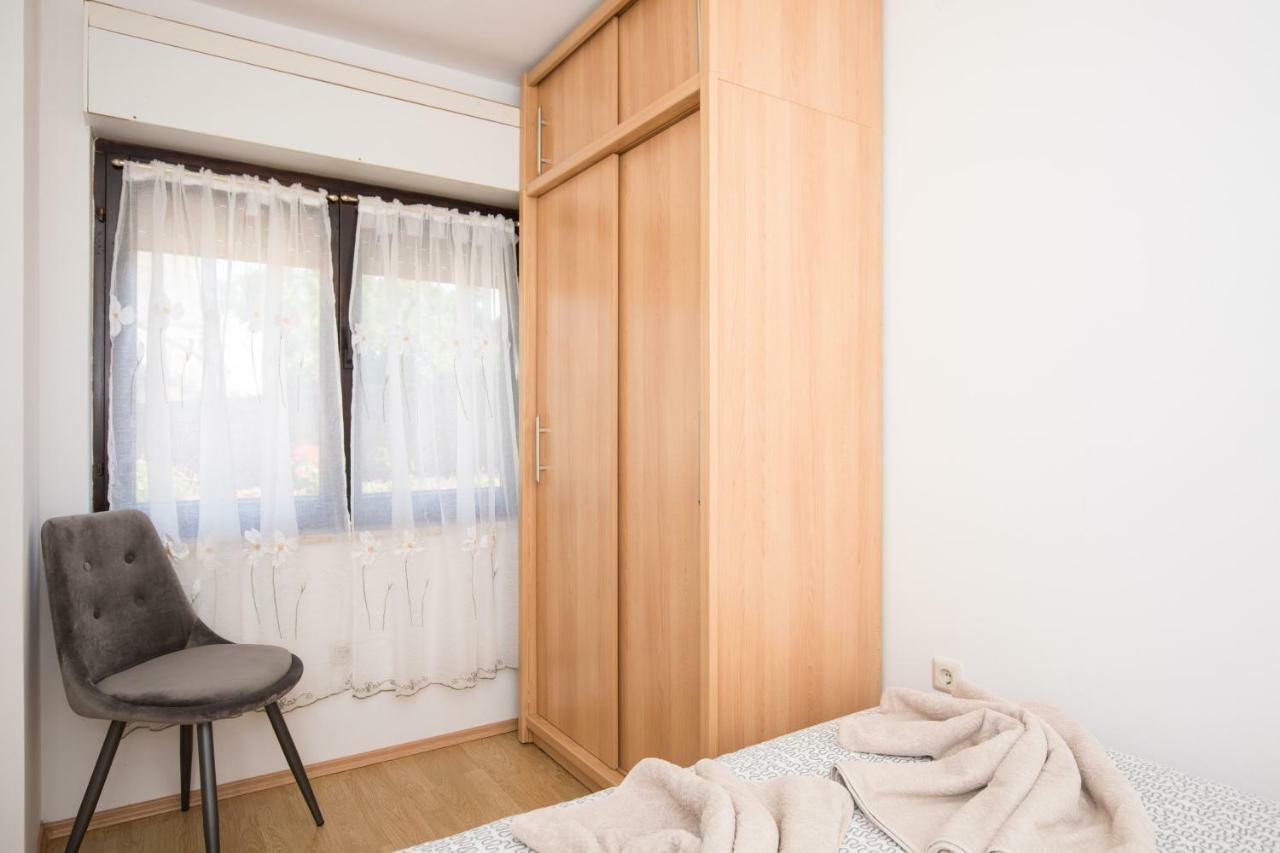Apartment Adrijana Vrbnik Exterior photo