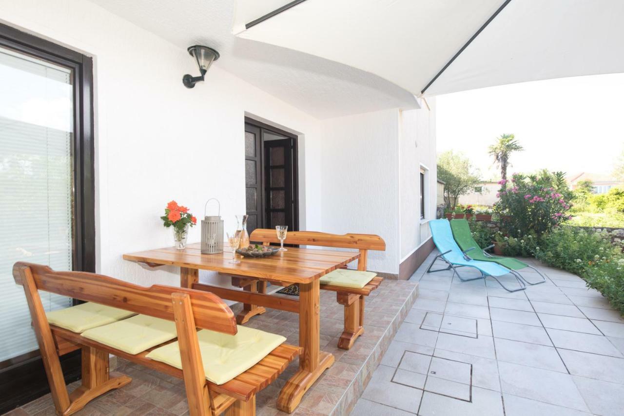 Apartment Adrijana Vrbnik Exterior photo
